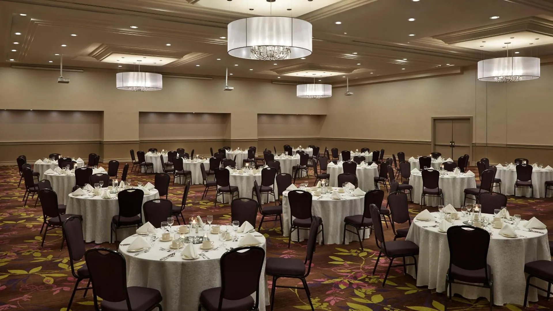 Holiday Inn Toronto International Airport By Ihg 4*,