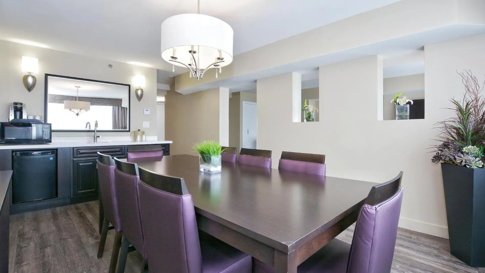 Holiday Inn Toronto International Airport By Ihg Hotel