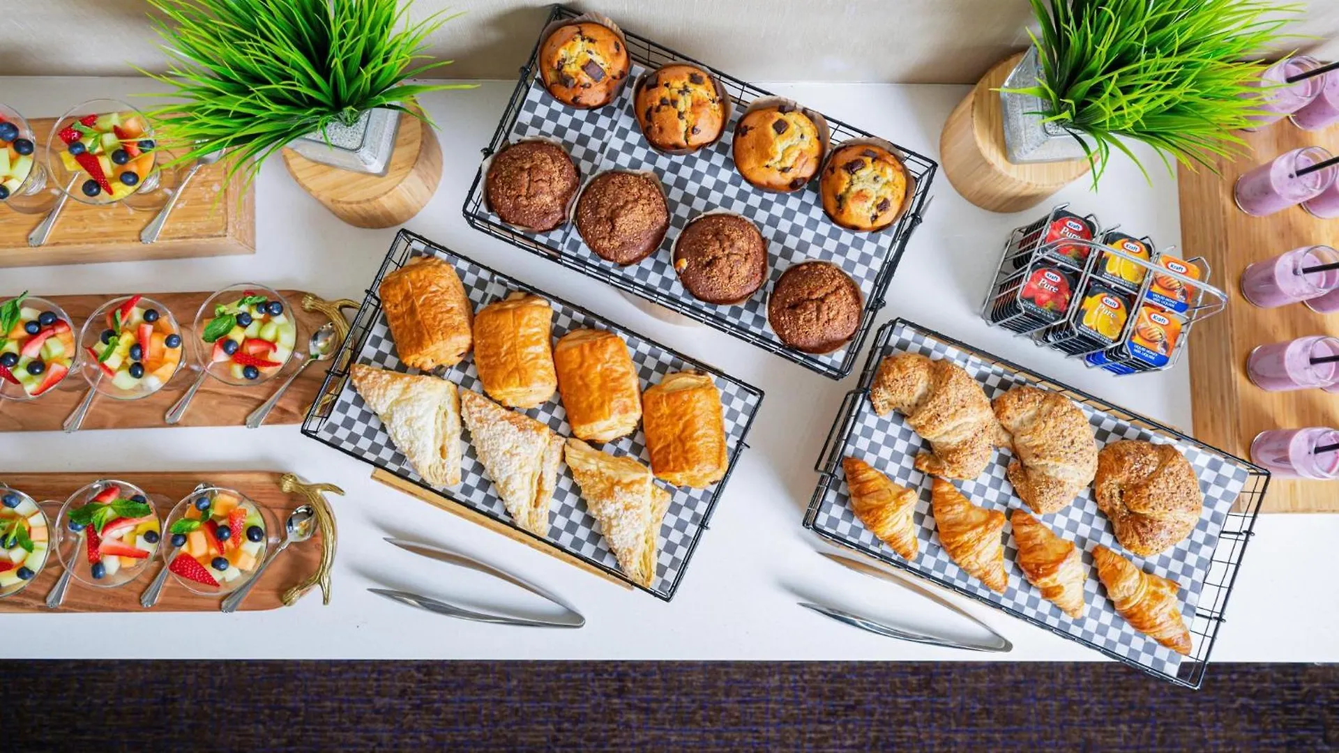 Holiday Inn Toronto International Airport By Ihg Hotel